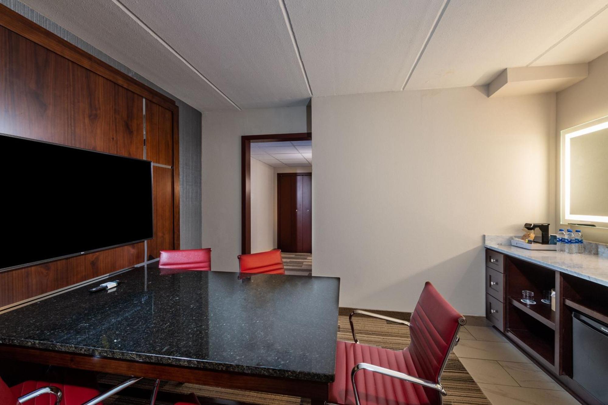 Four Points By Sheraton Atlanta Airport West College Park Екстер'єр фото